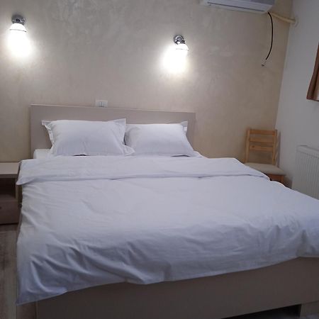 Hotel Marina Srl Bucureşti Exterior foto