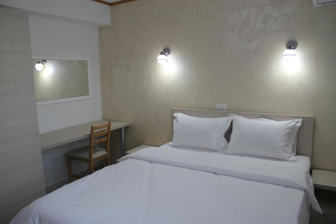 Hotel Marina Srl Bucureşti Exterior foto