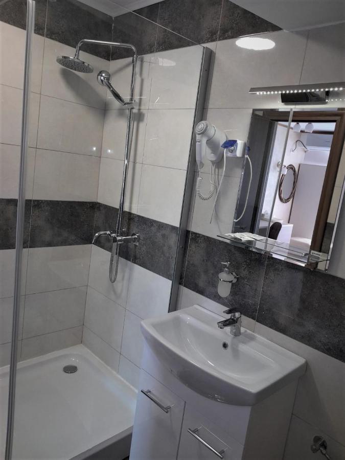 Hotel Marina Srl Bucureşti Exterior foto