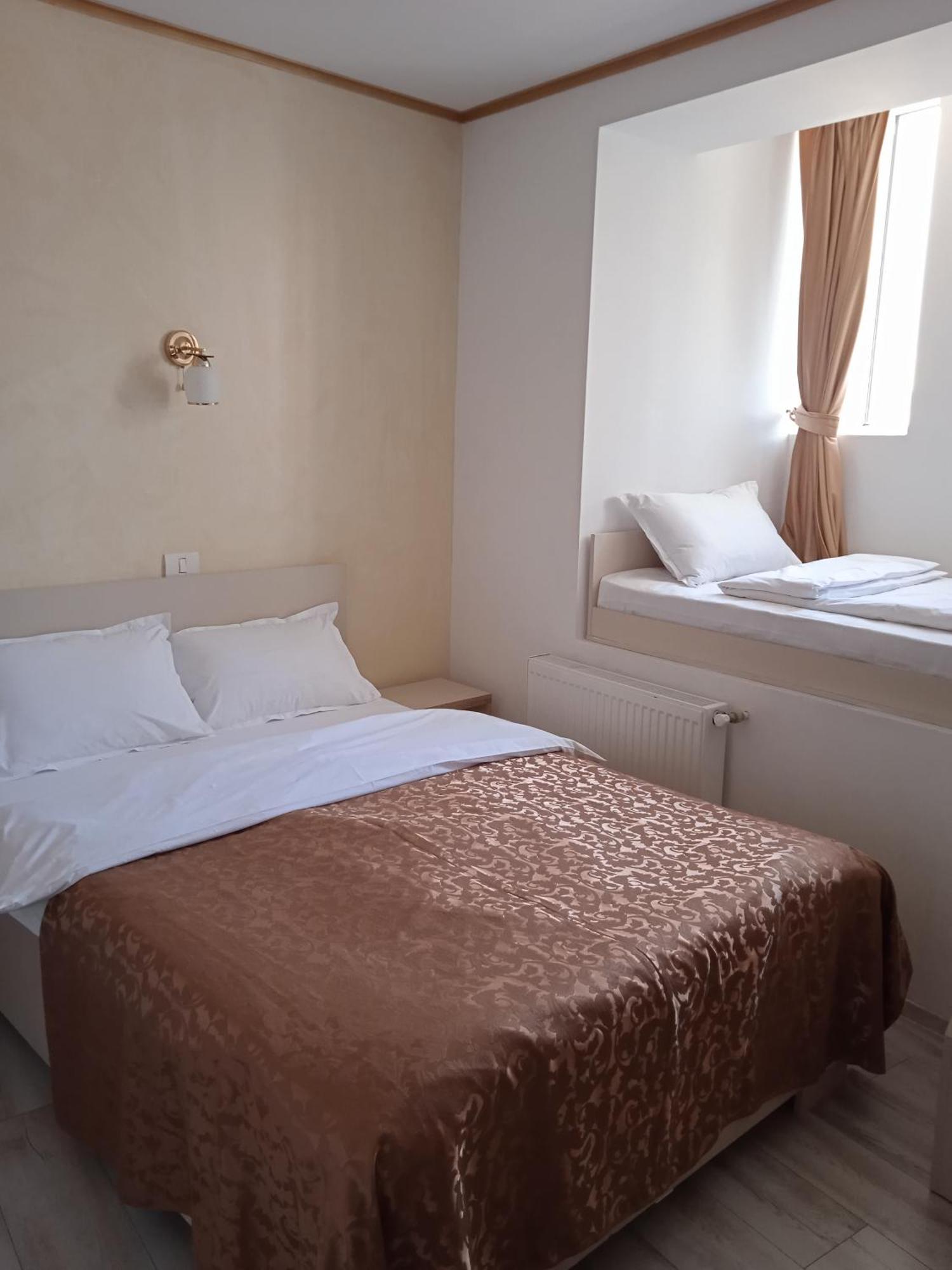 Hotel Marina Srl Bucureşti Exterior foto