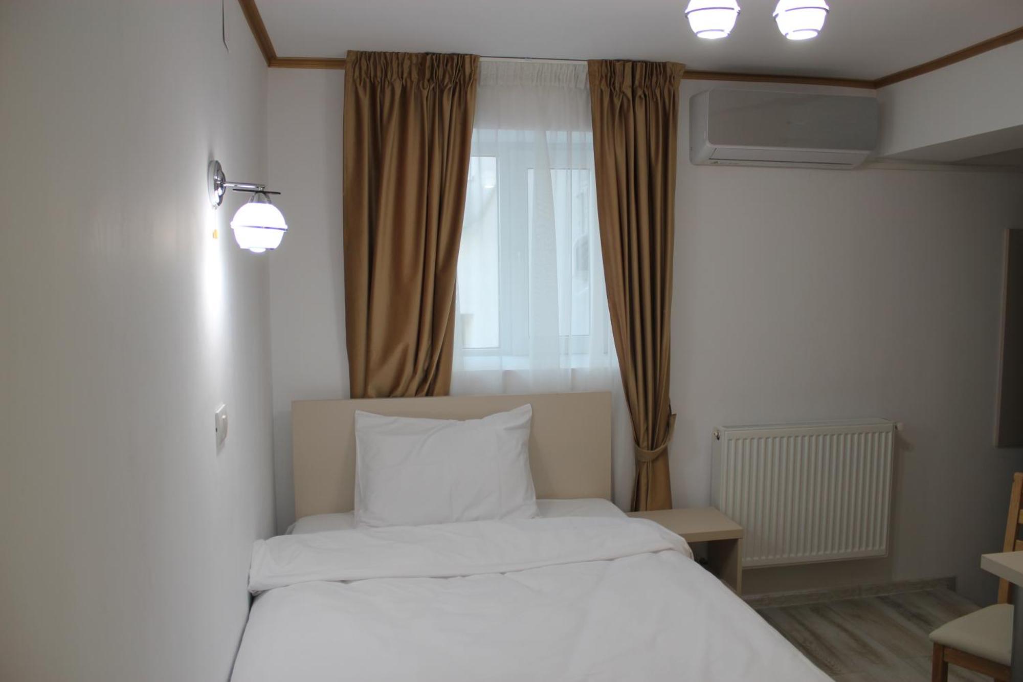 Hotel Marina Srl Bucureşti Exterior foto